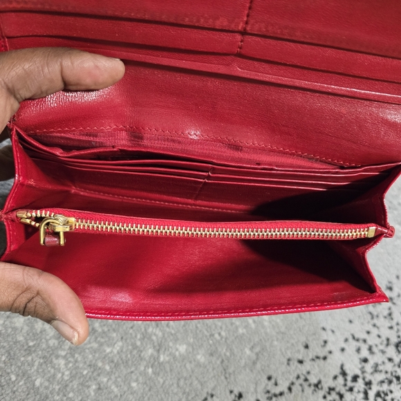 Prada Patent Wallet - Picture 7 of 12